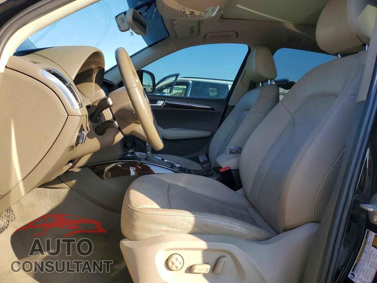 AUDI Q5 2012 - WA1LFAFP2CA048307