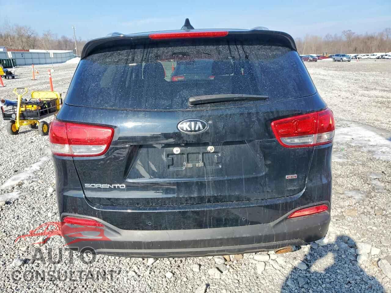 KIA SORENTO 2018 - 5XYPG4A35JG357308