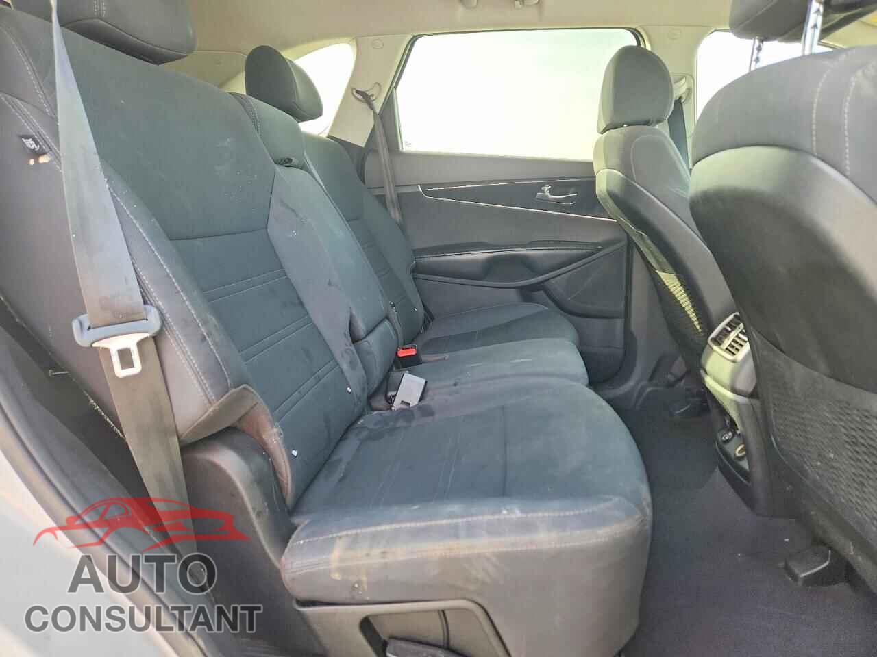 KIA SORENTO 2018 - 5XYPG4A59JG339217