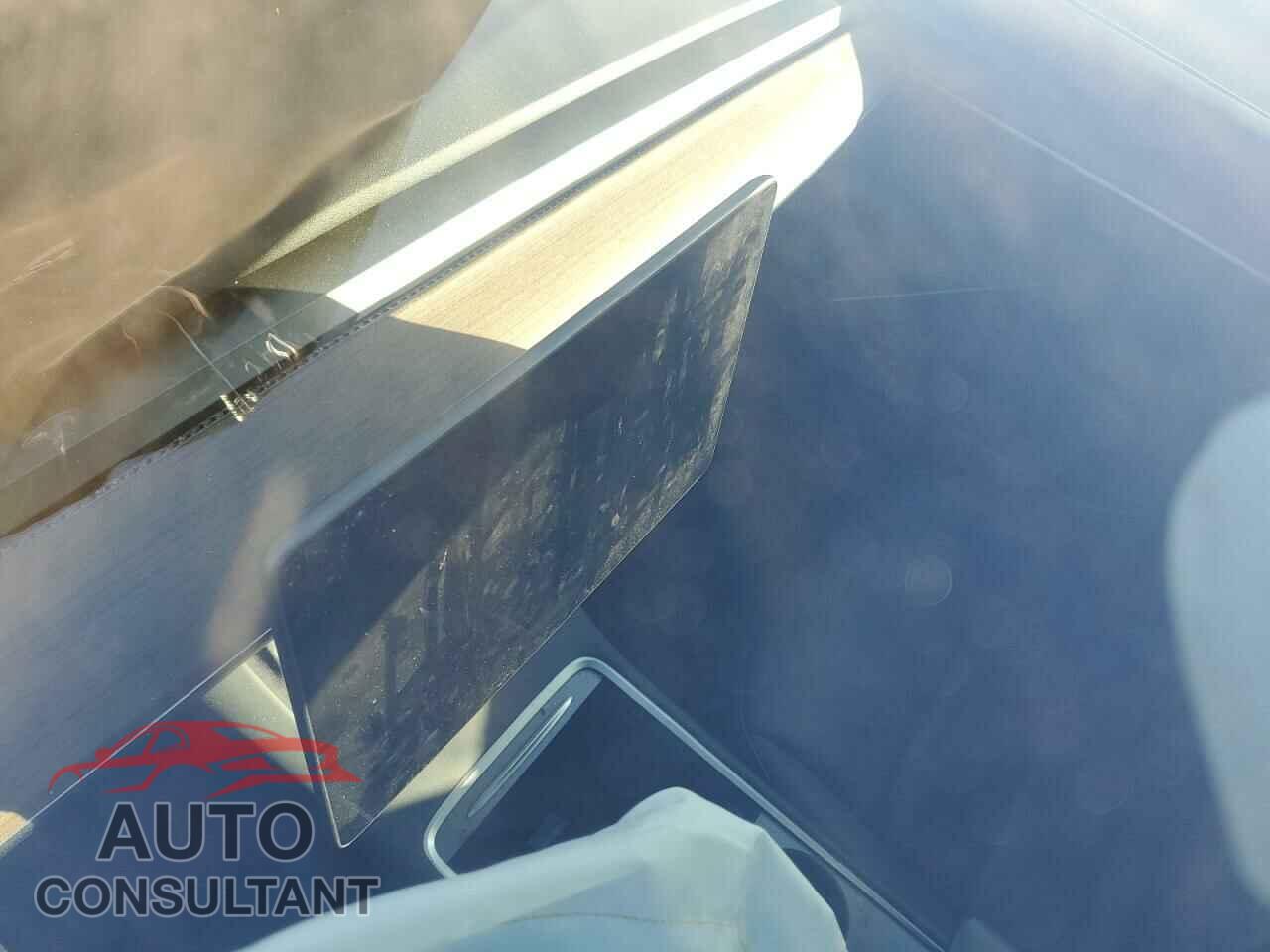TESLA MODEL 3 2023 - 5YJ3E1EC8PF409012
