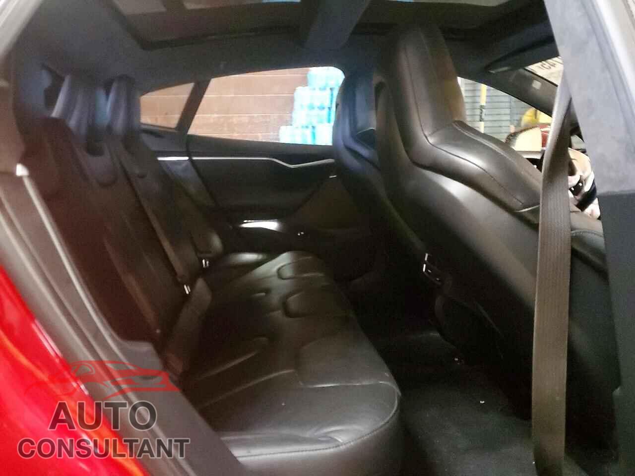 TESLA MODEL S 2015 - 5YJSA1E47FF109217