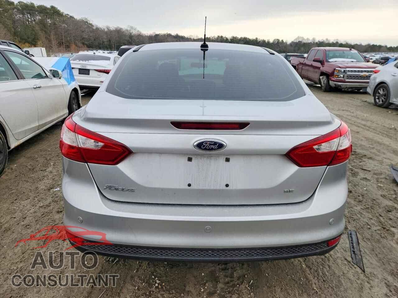 FORD FOCUS 2014 - 1FADP3F23EL435324
