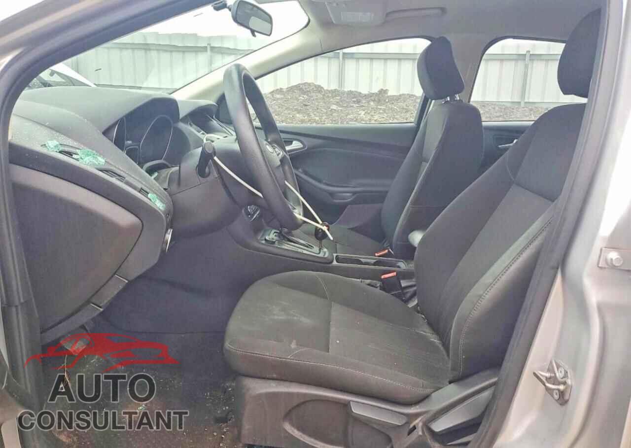 FORD FOCUS 2017 - 1FADP3F20HL328364