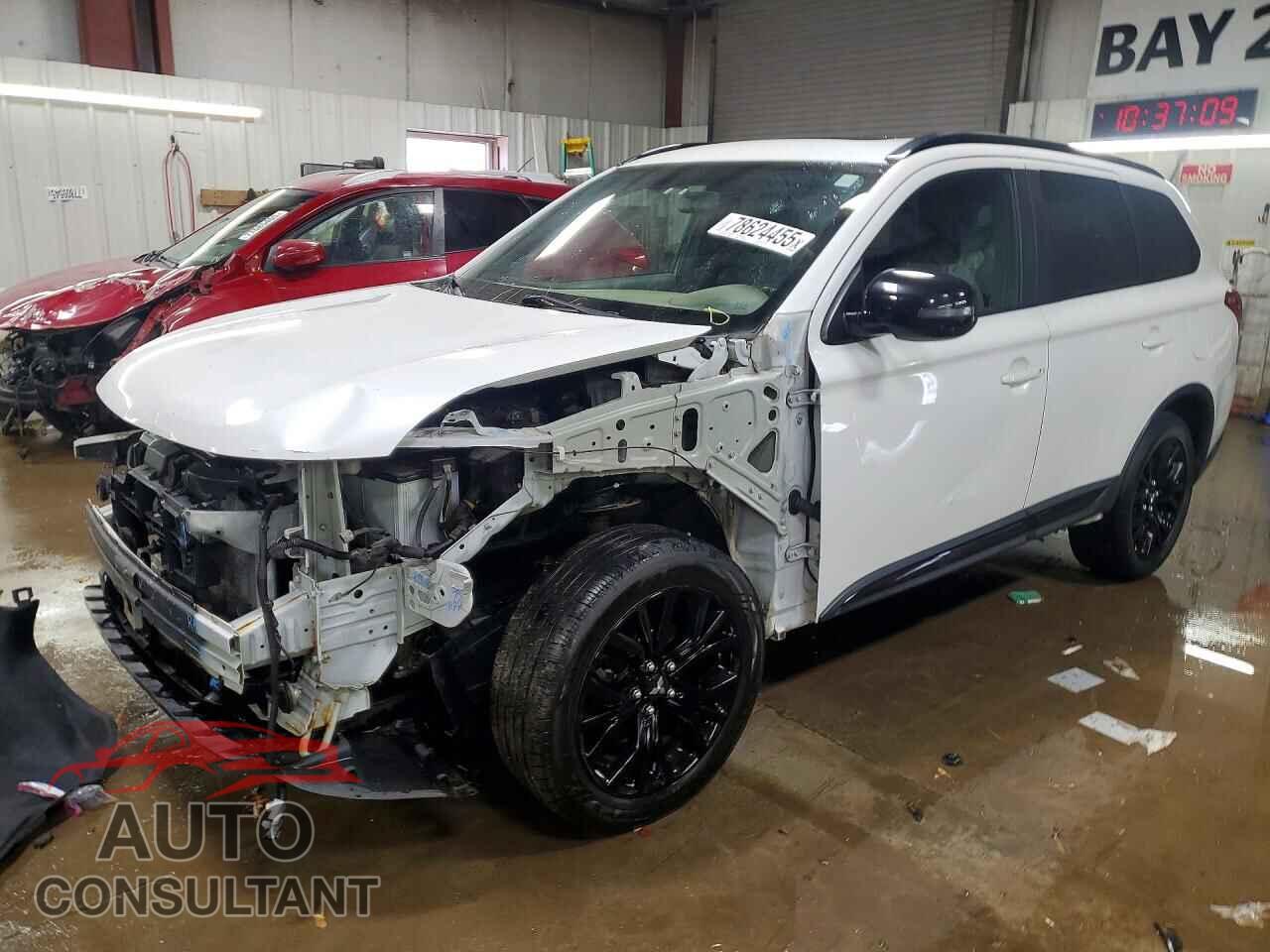 MITSUBISHI OUTLANDER 2018 - JA4AD3A30JZ030772