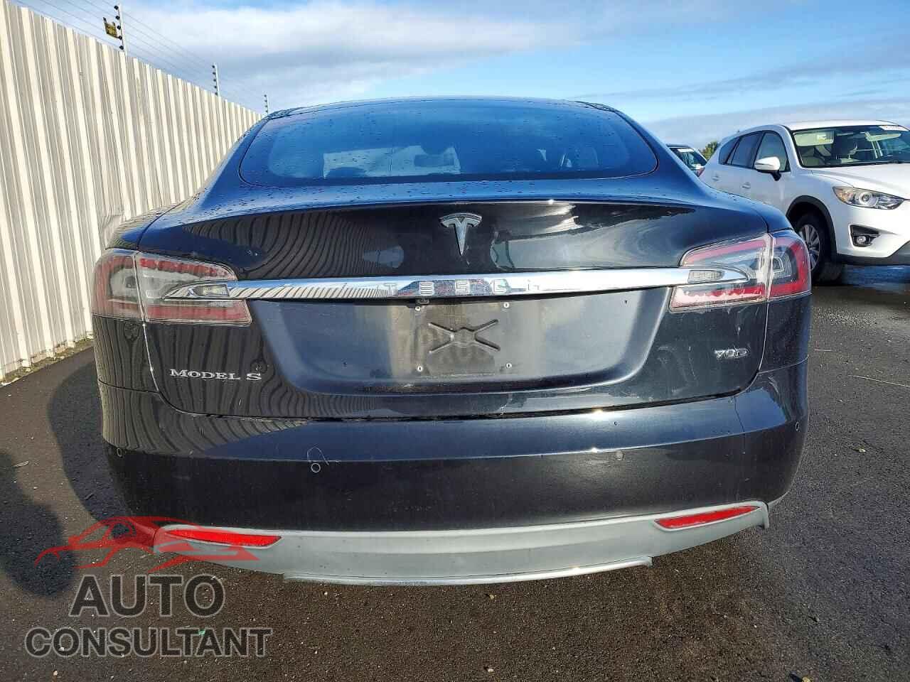 TESLA MODEL S 2015 - 5YJSA1E28FF115249