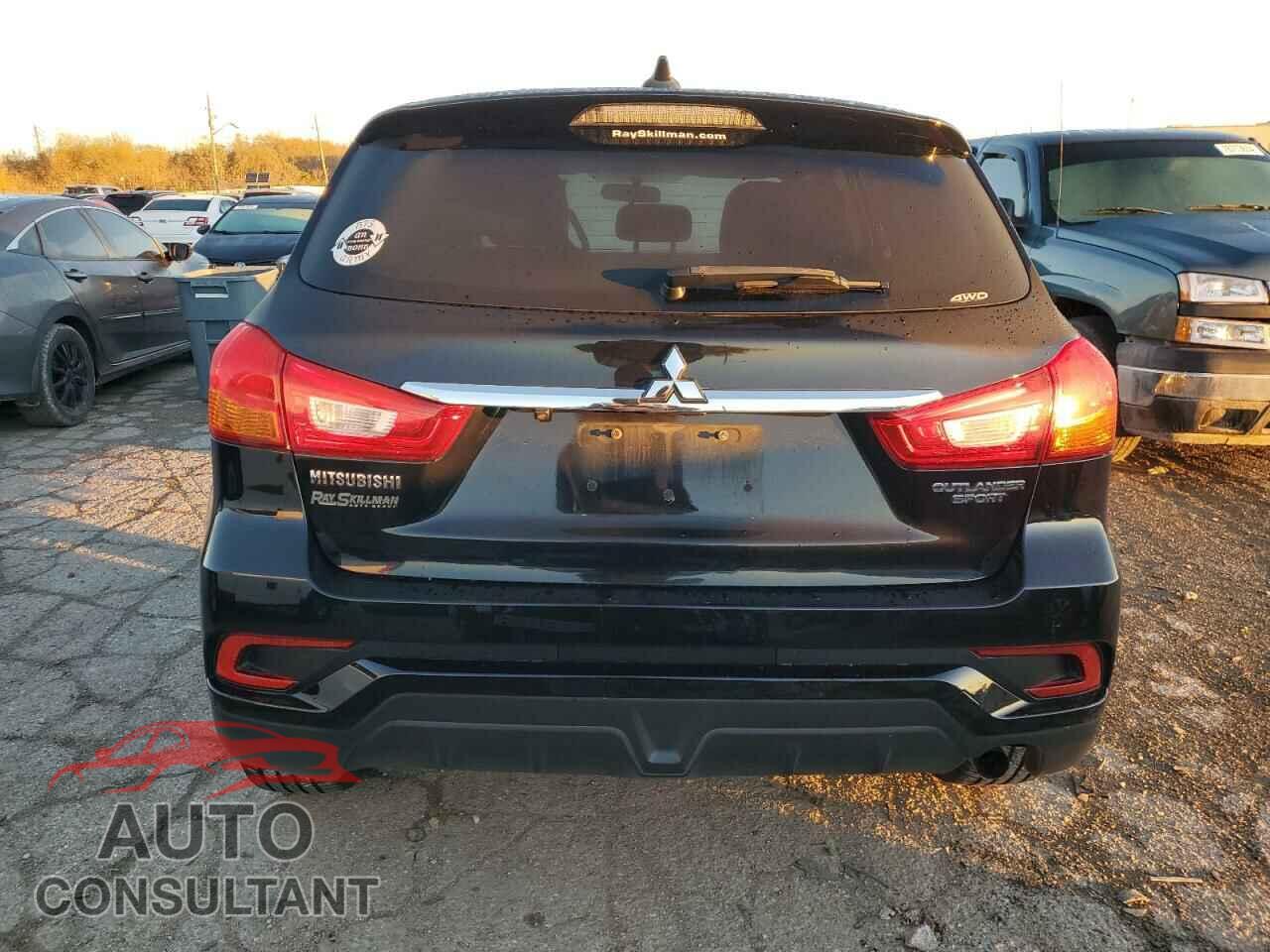 MITSUBISHI OUTLANDER 2018 - JA4AR3AU2JU020719