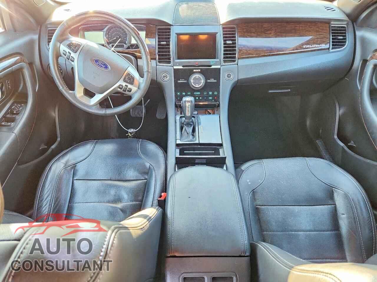 FORD TAURUS 2018 - 1FAHP2F83JG116069