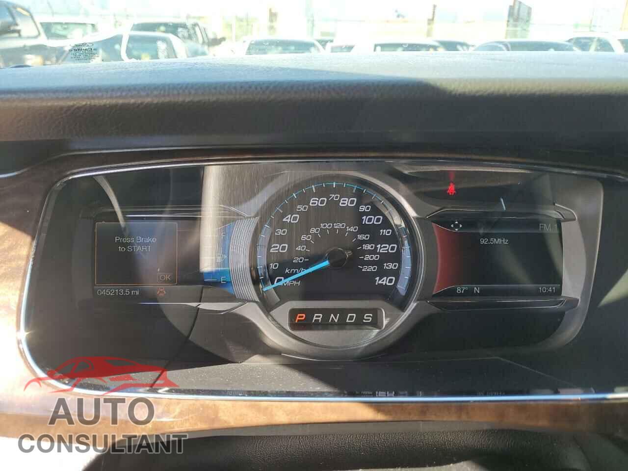 FORD TAURUS 2019 - 1FAHP2F80KG118038