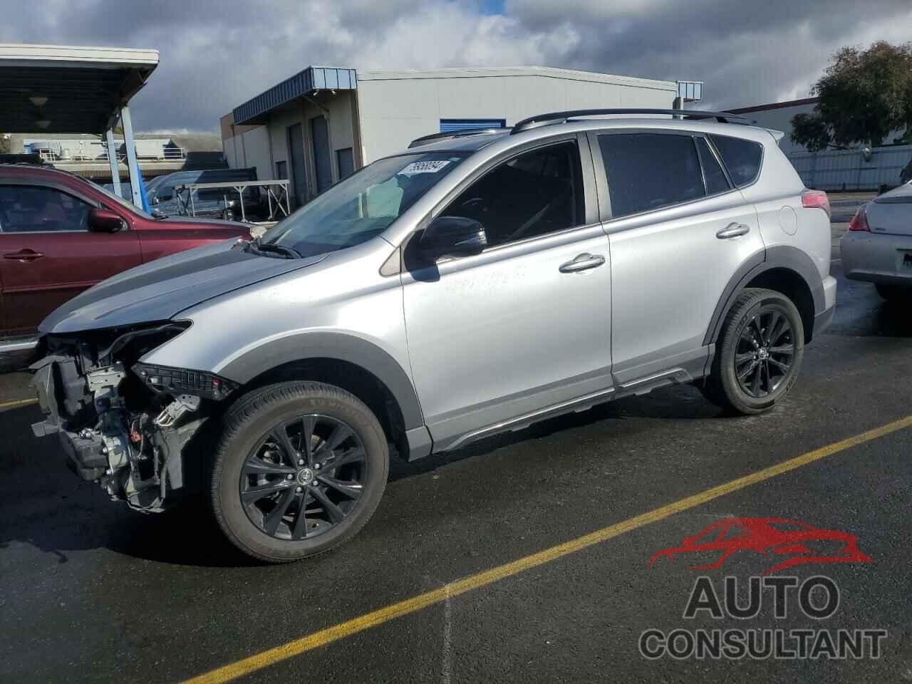 TOYOTA RAV4 2018 - 2T3RFREV3JW768471