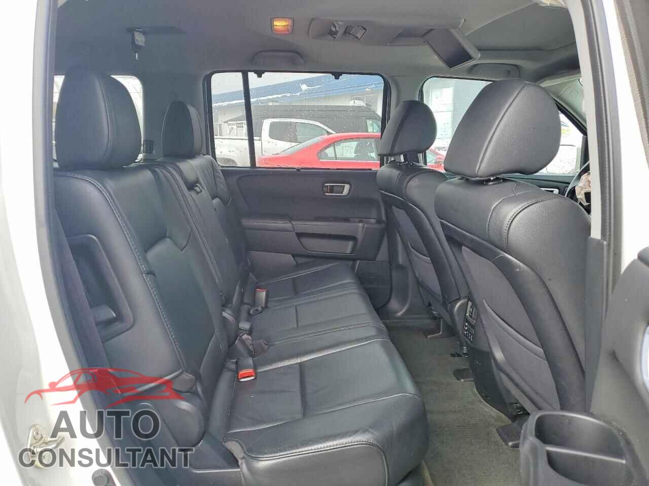 HONDA PILOT 2015 - 5FNYF4H90FB041332