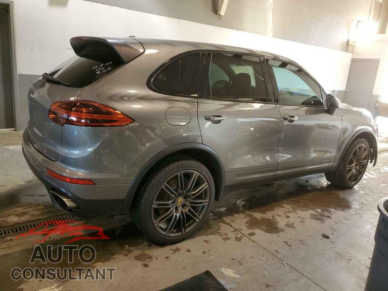 PORSCHE CAYENNE 2018 - WP1AA2A27JKA05228