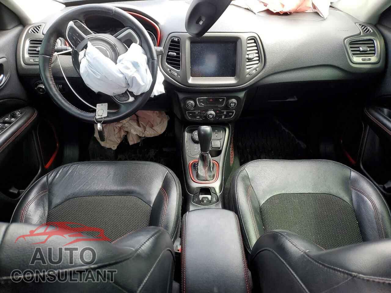JEEP COMPASS 2018 - 3C4NJDDB5JT259612
