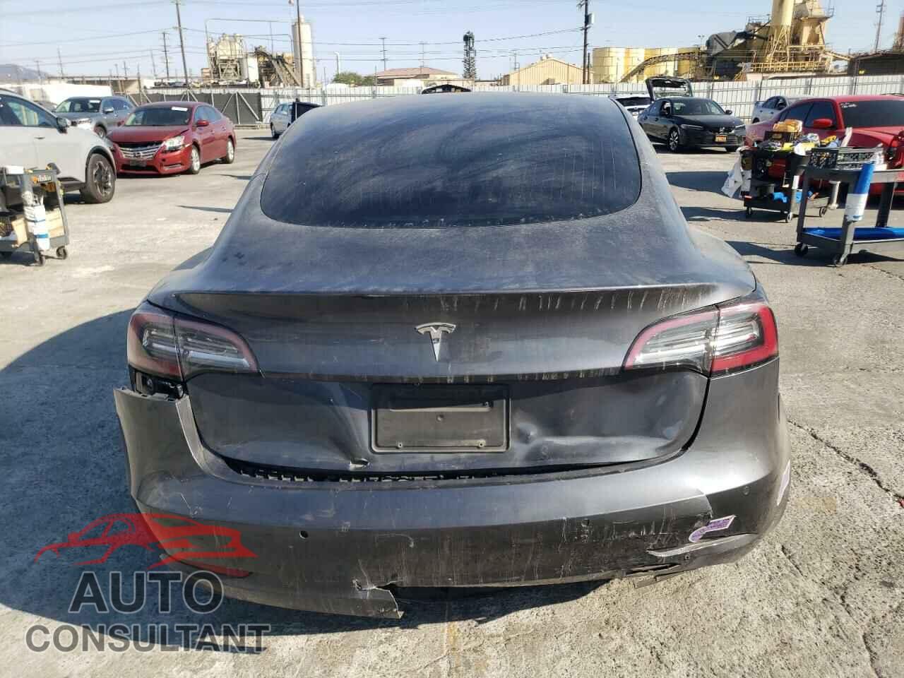 TESLA MODEL 3 2018 - 5YJ3E1EA4JF158723