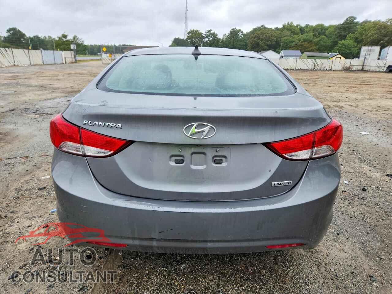 HYUNDAI ELANTRA 2012 - 5NPDH4AE2CH140747