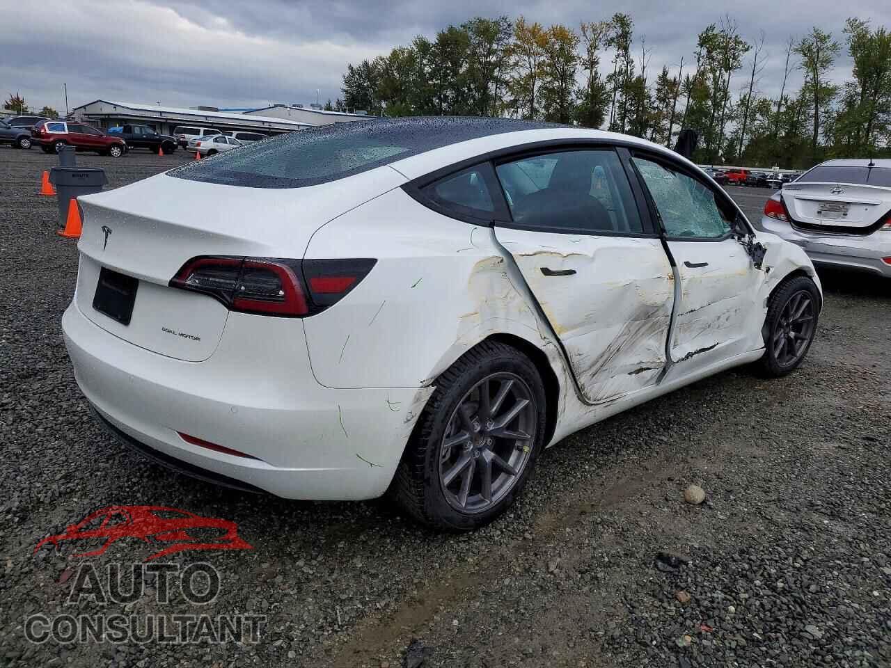 TESLA MODEL 3 2022 - 5YJ3E1EB6NF136401