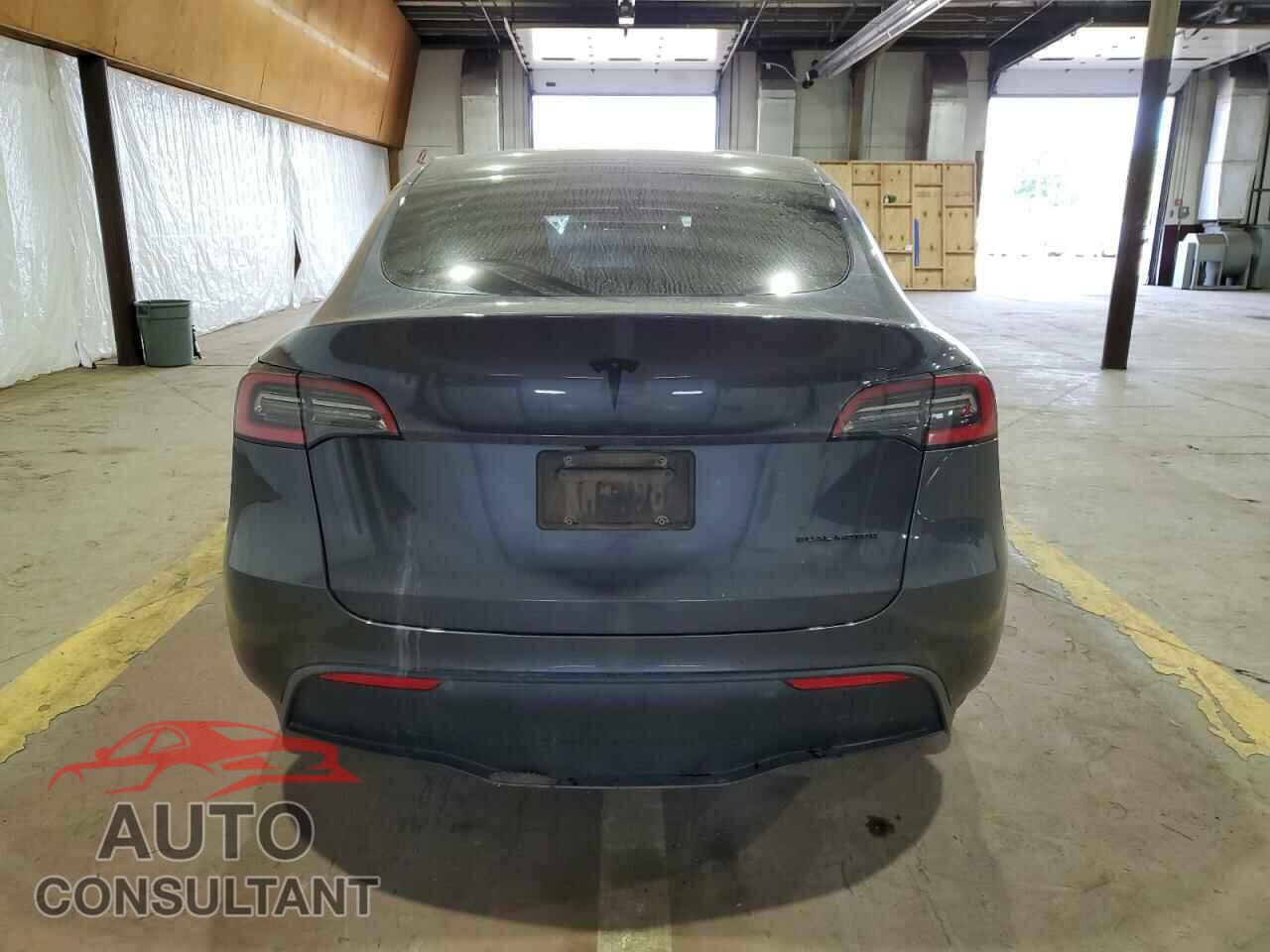 TESLA MODEL Y 2021 - 5YJYGDEEXMF125220