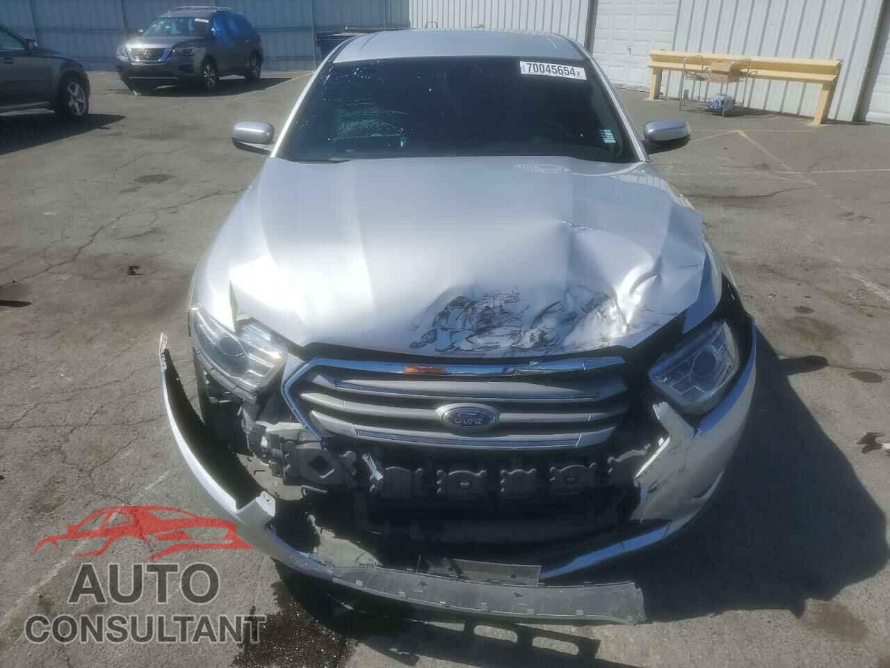 FORD TAURUS 2017 - 1FAHP2E85HG109121