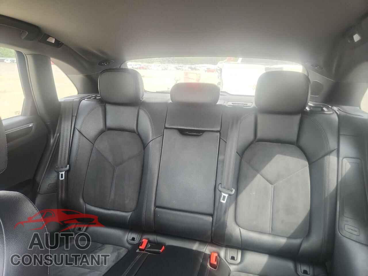 PORSCHE MACAN 2016 - WP1AB2A58GLB45329