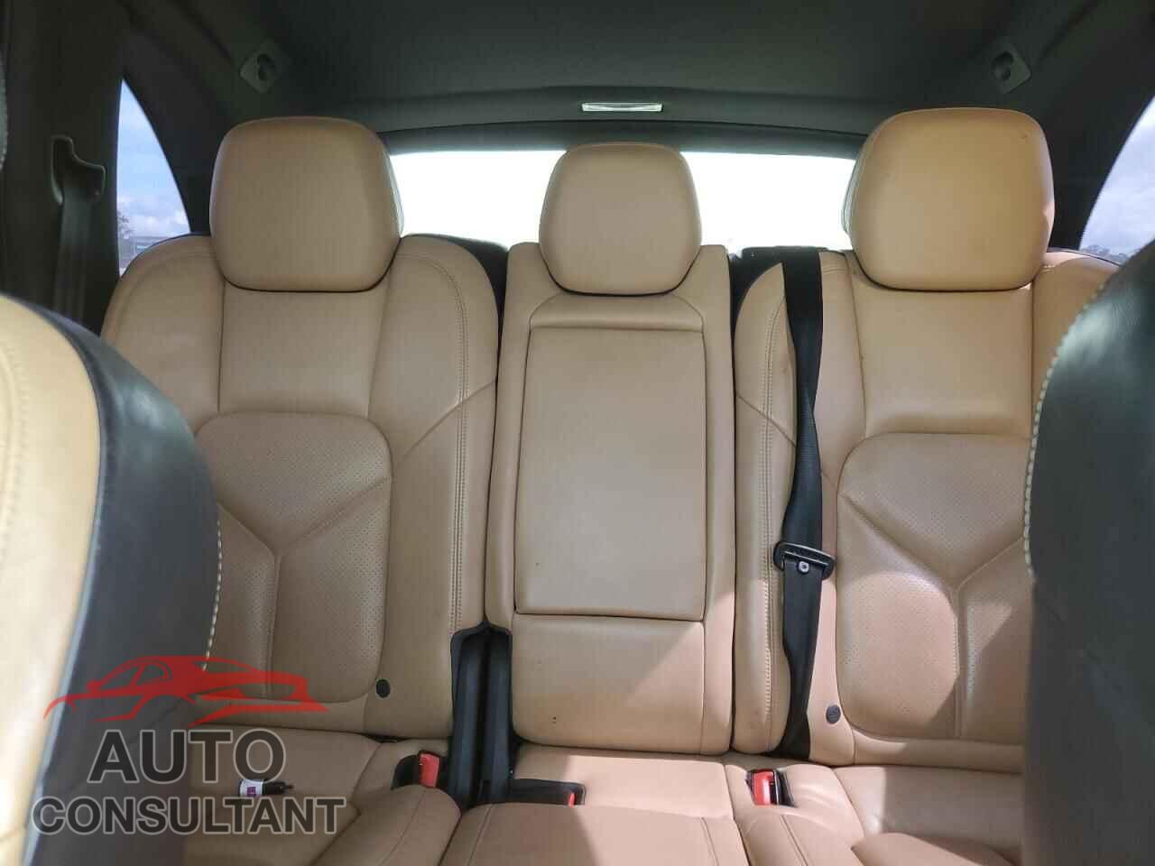 PORSCHE CAYENNE 2016 - WP1AA2A22GLA01722
