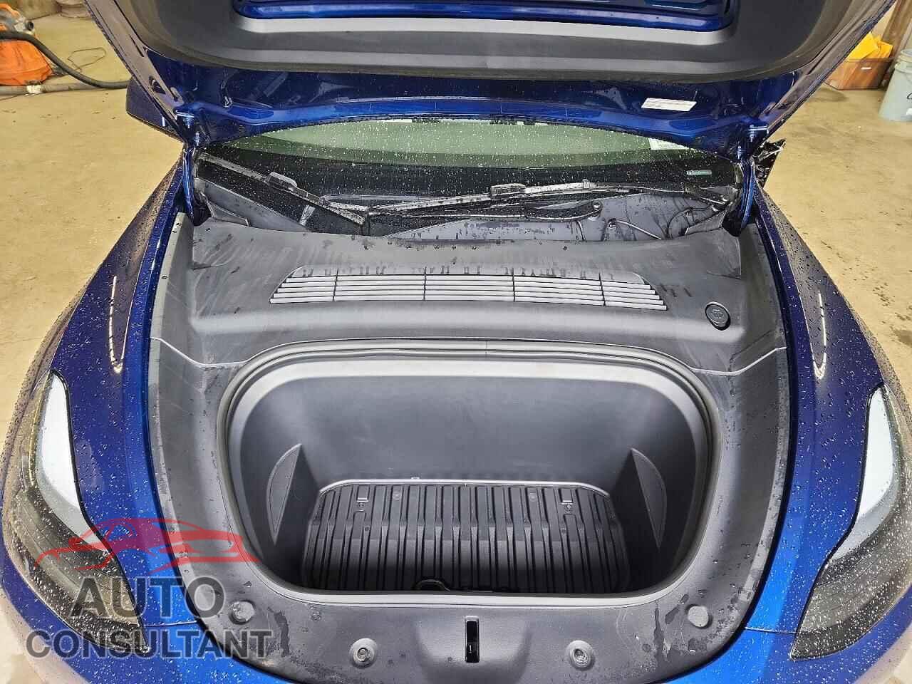 TESLA MODEL Y 2024 - 7SAYGDEE2RA215372