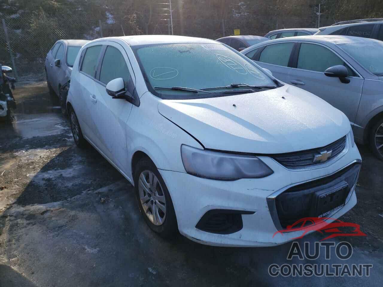 CHEVROLET SONIC 2019 - 1G1JG6SB4K4104061
