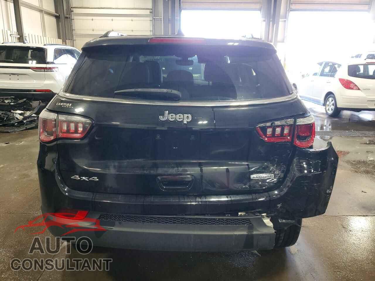 JEEP COMPASS 2018 - 3C4NJDBB9JT100269
