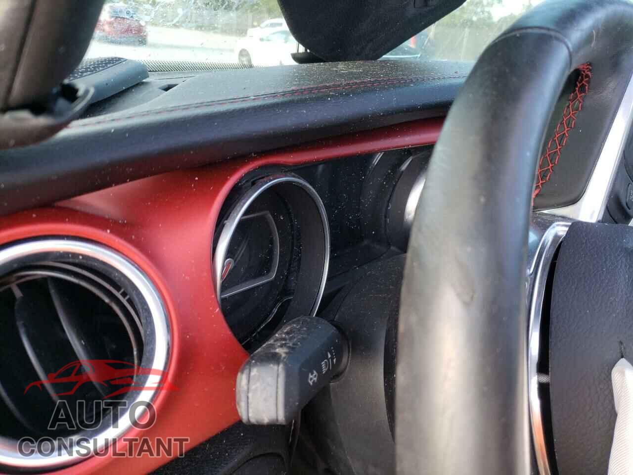 JEEP WRANGLER 2018 - 1C4HJXFG3JW103473