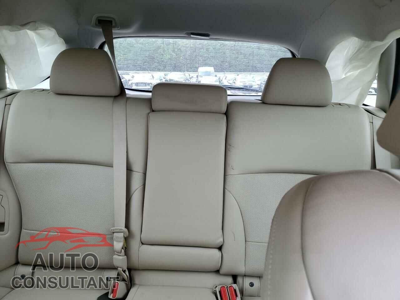SUBARU OUTBACK 2017 - 4S4BSANCXH3207318