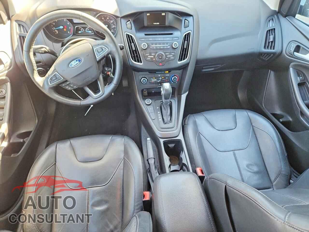 FORD FOCUS 2015 - 1FADP3K22FL323265