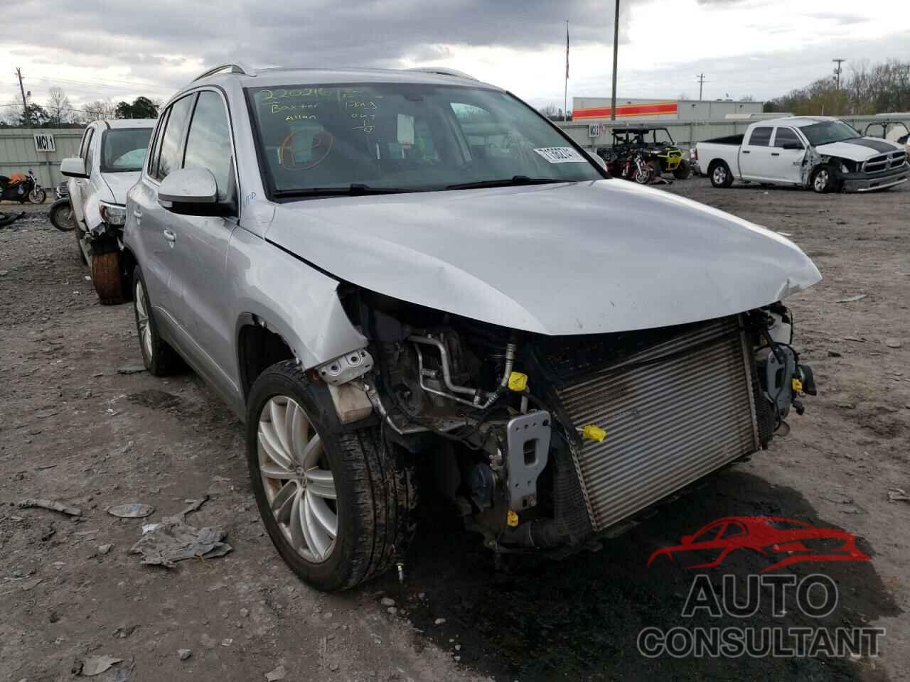 VOLKSWAGEN TIGUAN 2016 - WVGBV7AX1GW582885