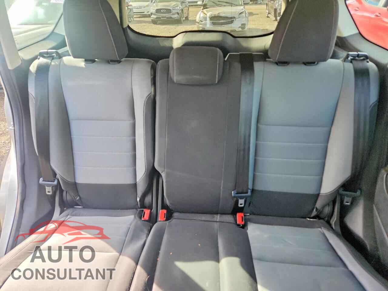 FORD ESCAPE 2017 - 1FMCU0F78HUC14255