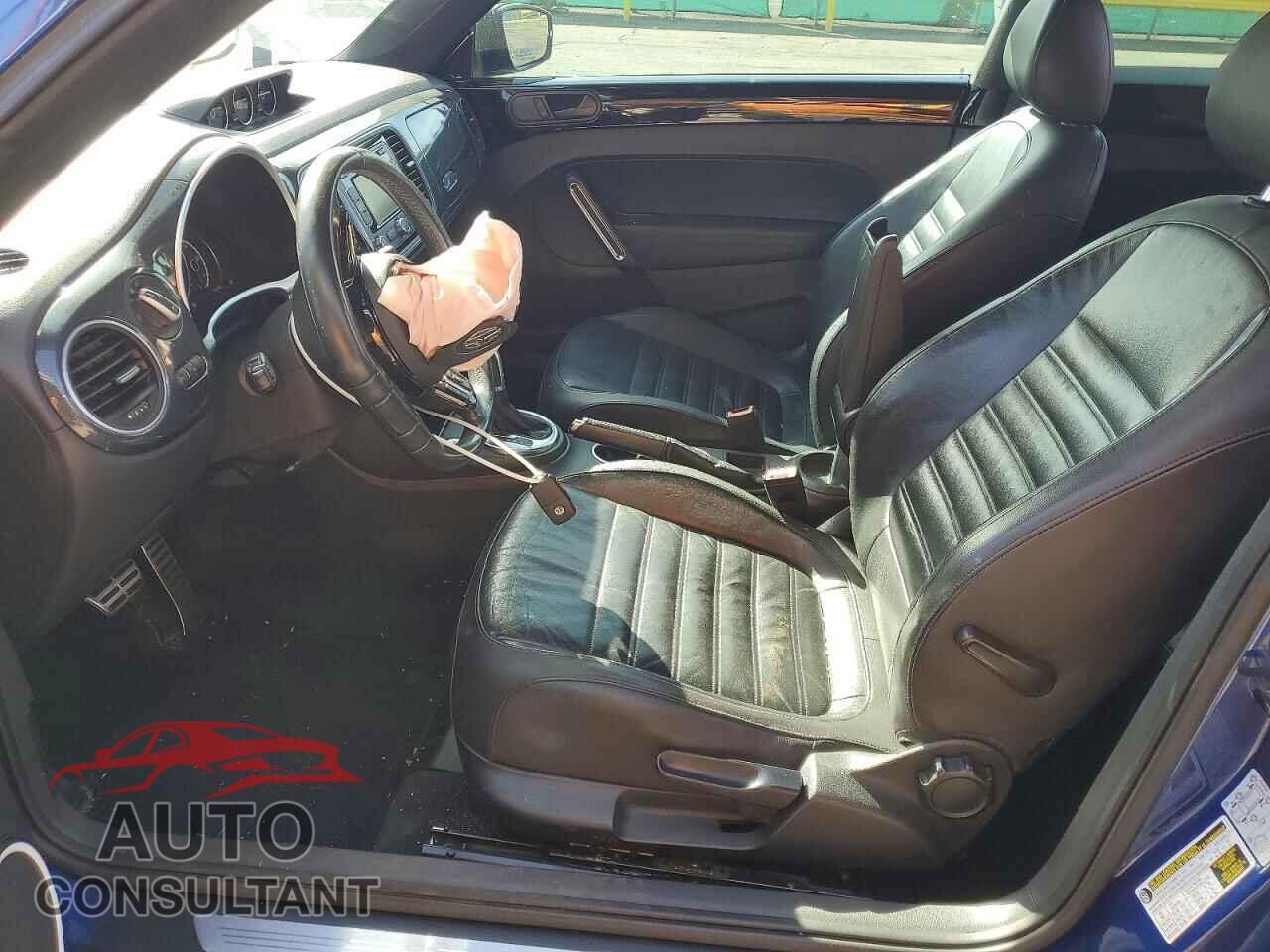 VOLKSWAGEN BEETLE 2013 - 3VWVA7AT1DM618593