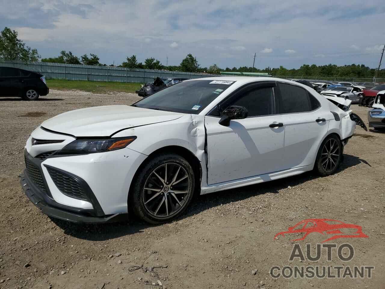 TOYOTA CAMRY 2021 - 4T1G11AKXMU583611