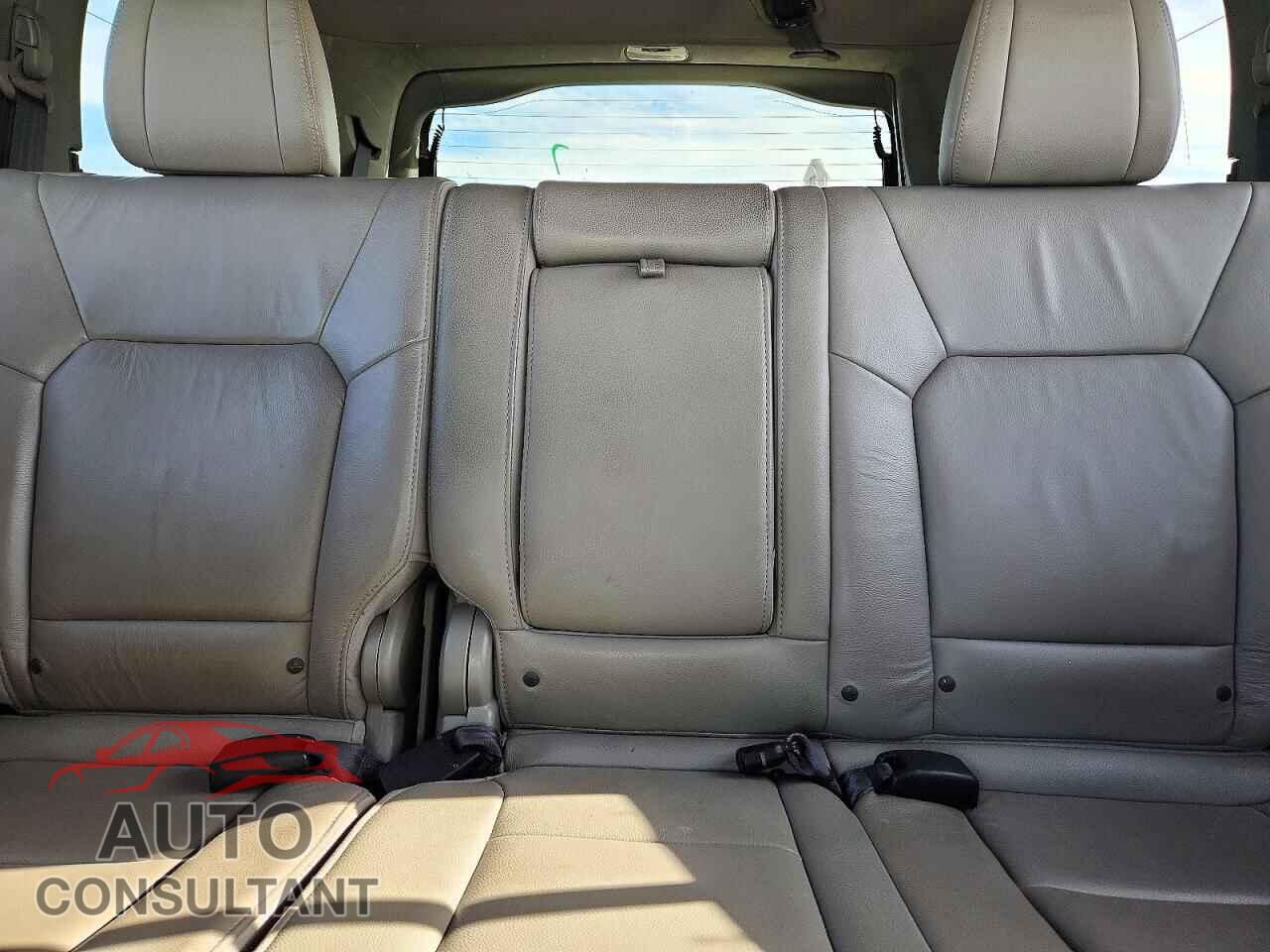 HONDA PILOT 2015 - 5FNYF3H75FB002406