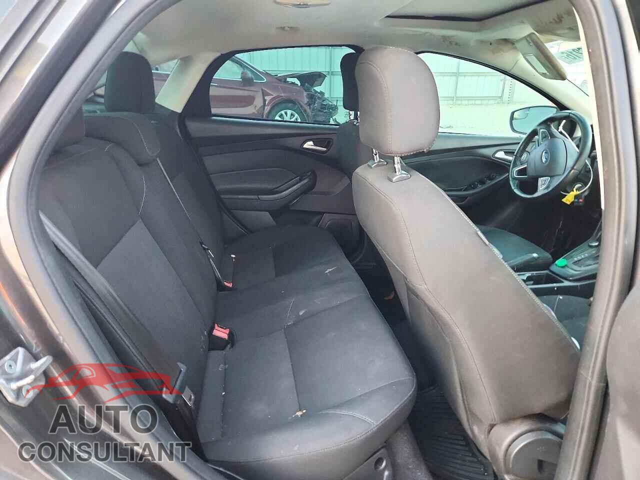 FORD FOCUS 2015 - 1FADP3F22FL277768