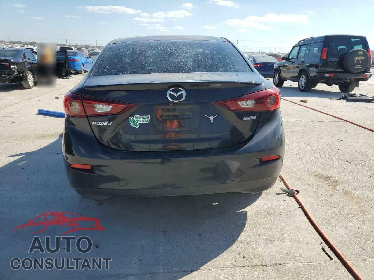 MAZDA 3 2018 - 3MZBN1V33JM254087