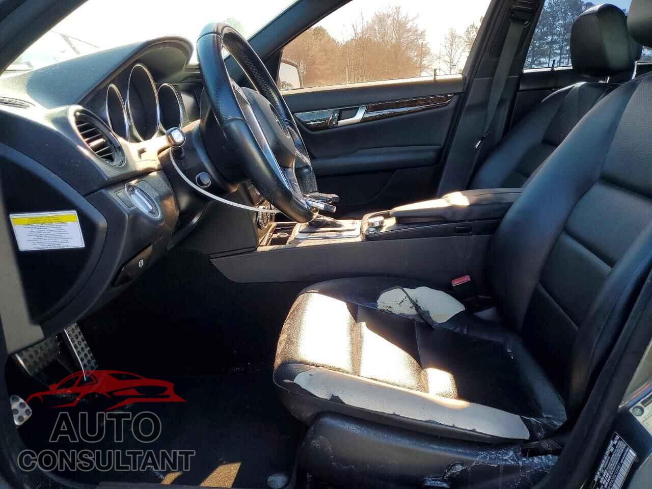 MERCEDES-BENZ C-CLASS 2013 - WDDGF4HB9DR293981