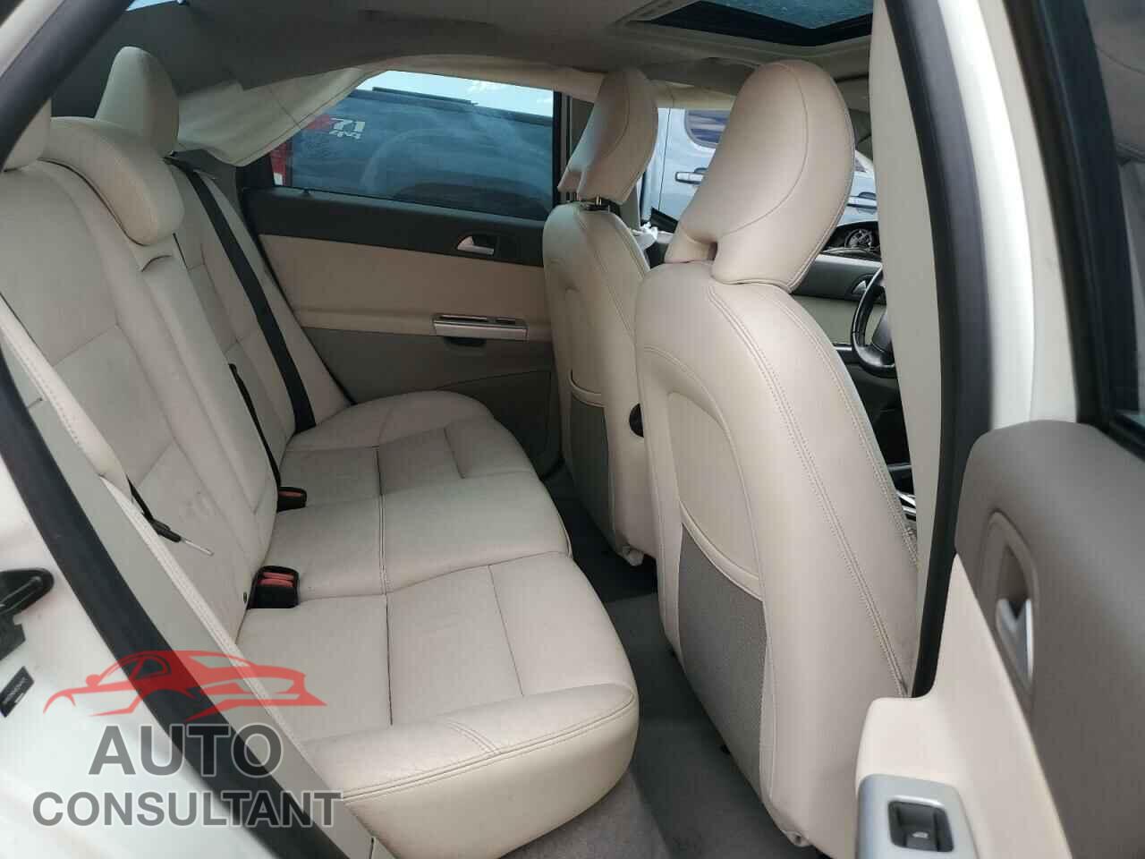 VOLVO S40 2011 - YV1672MS4B2544421