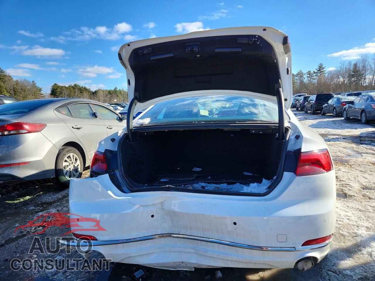 AUDI A5 2018 - WAUPNAF55JA028331