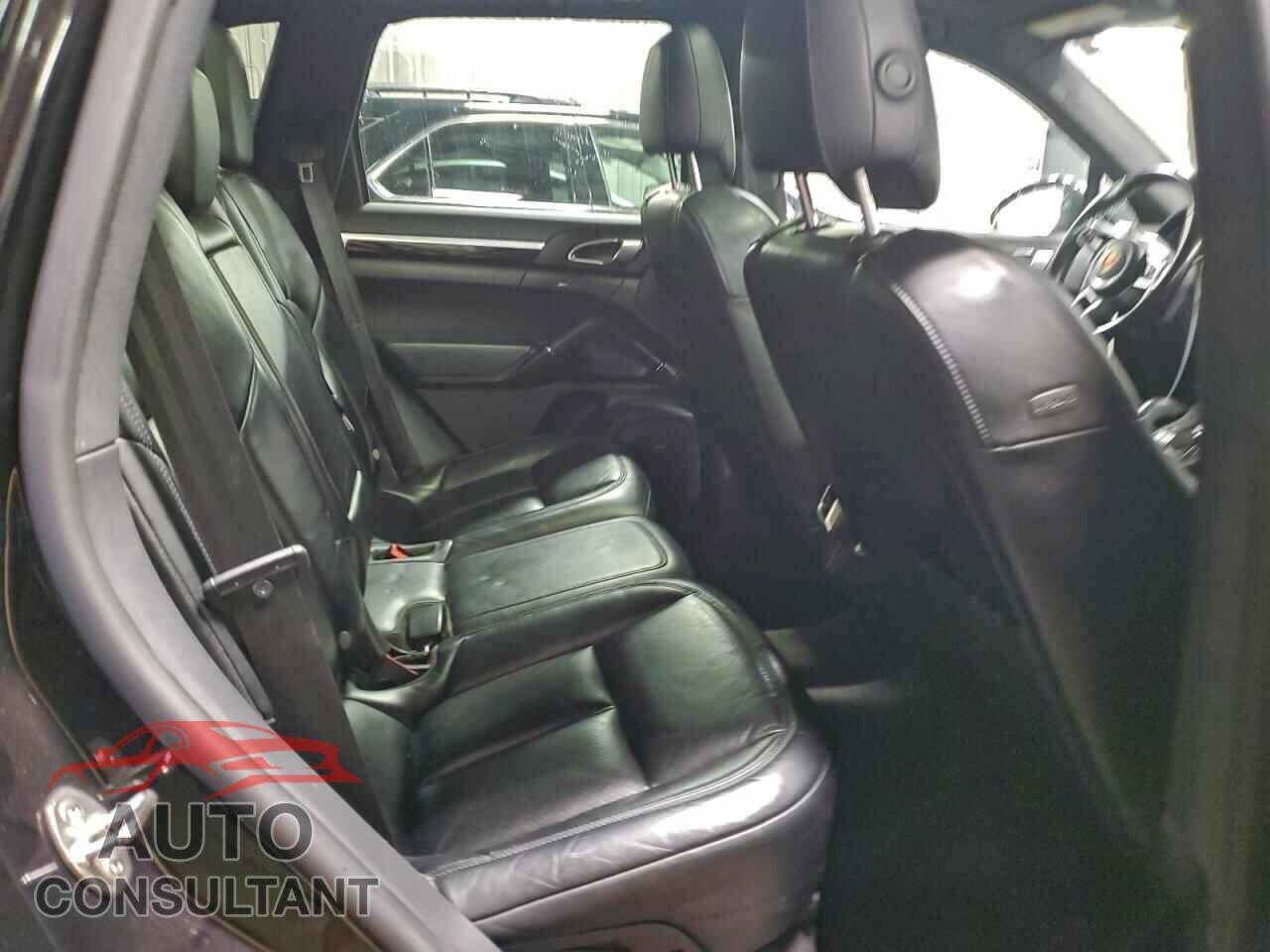 PORSCHE CAYENNE 2018 - WP1AA2A24JKA00780