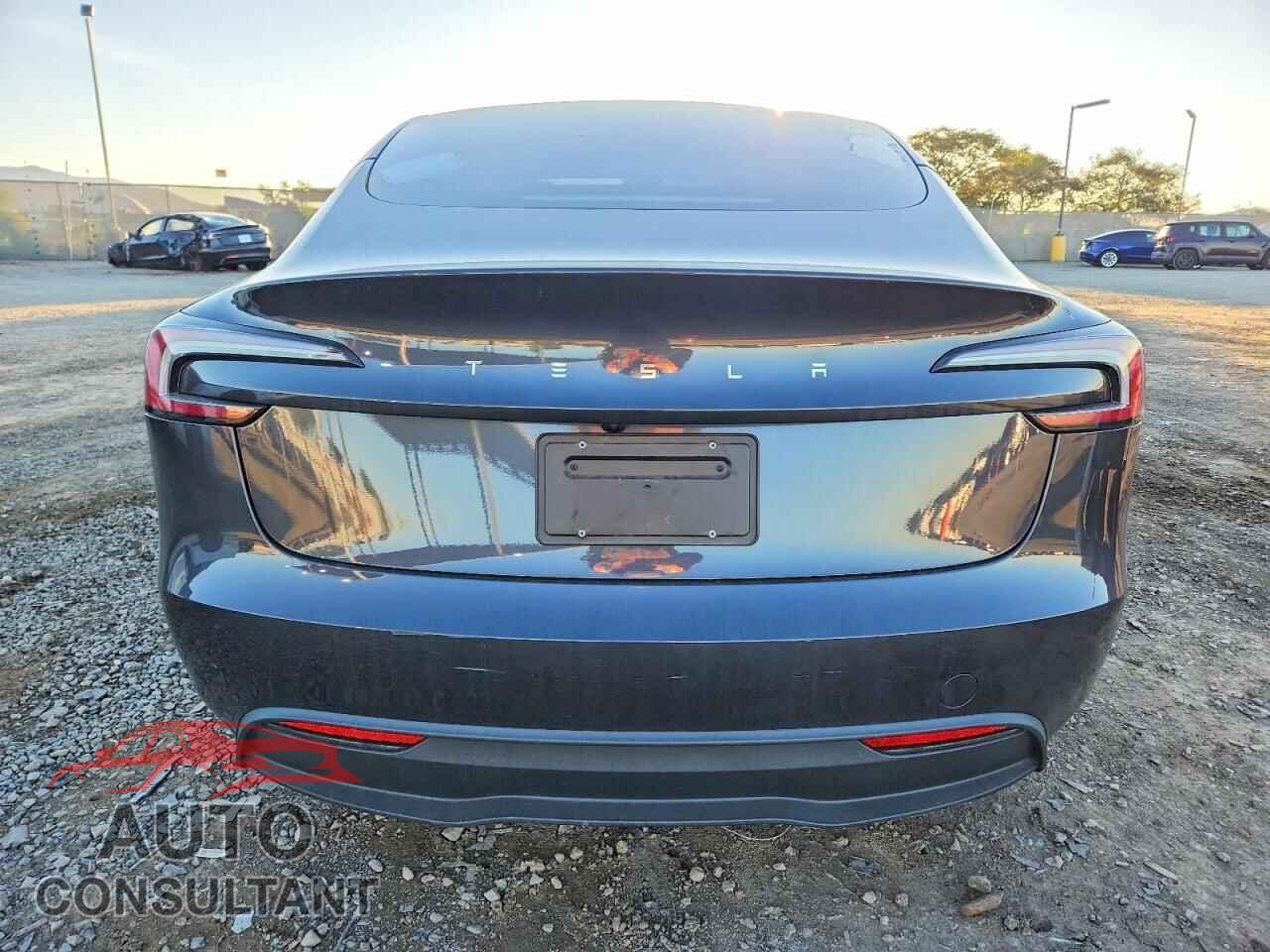 TESLA MODEL 3 2025 - 5YJ3E1EA8SF875577