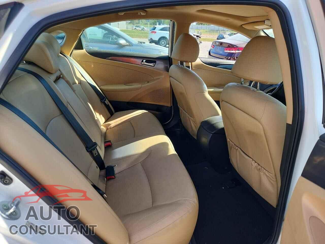 HYUNDAI SONATA 2014 - KMHEC4A48EA112483