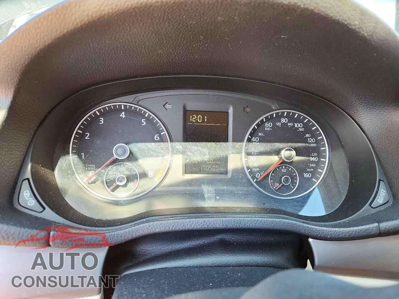 VOLKSWAGEN PASSAT 2015 - 1VWAT7A31FC115272