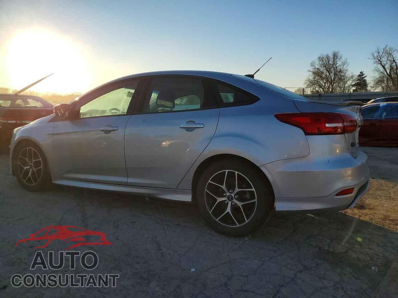 FORD FOCUS 2015 - 1FADP3F28FL293781
