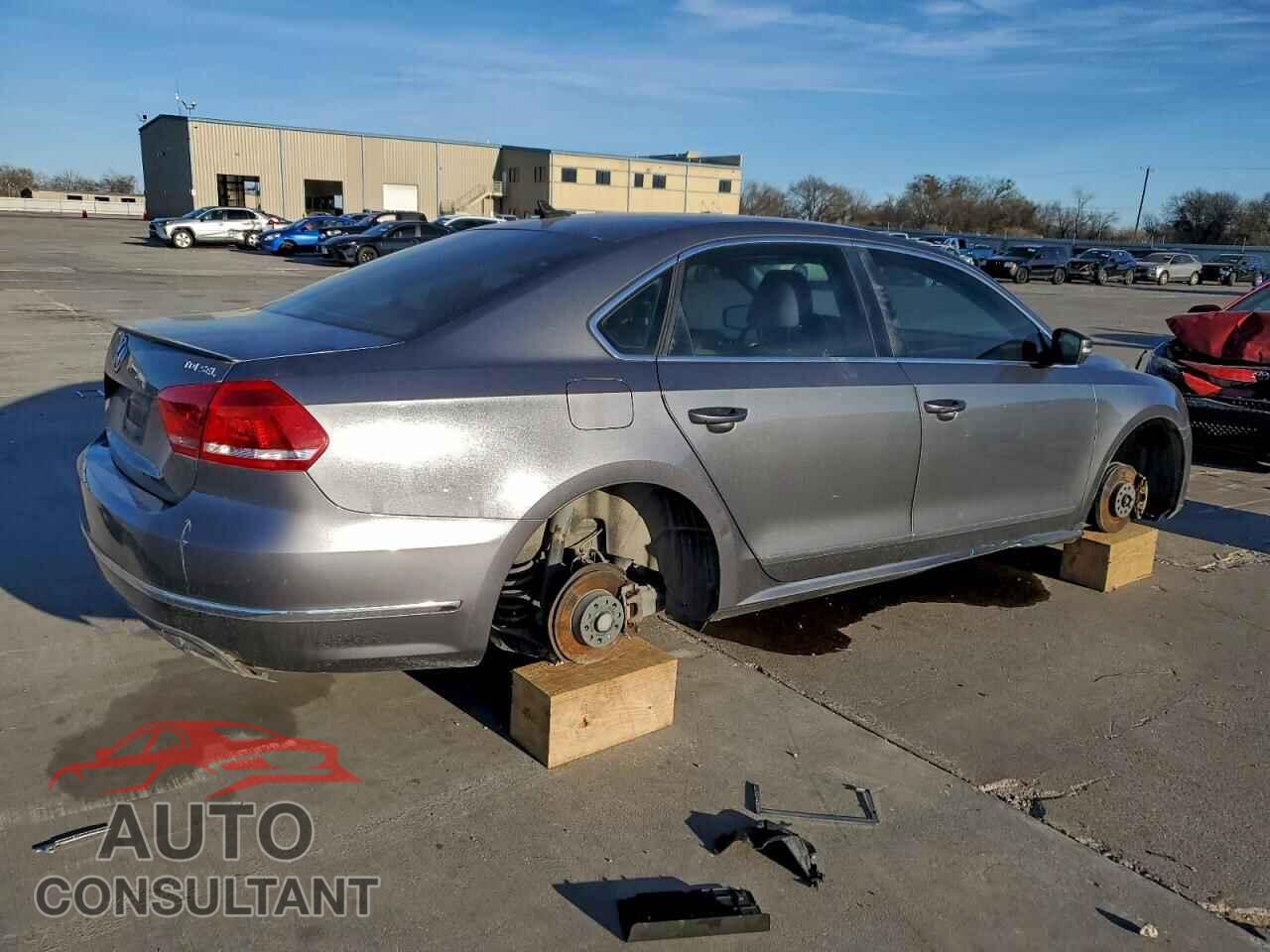 VOLKSWAGEN PASSAT 2013 - 1VWCN7A30DC144908