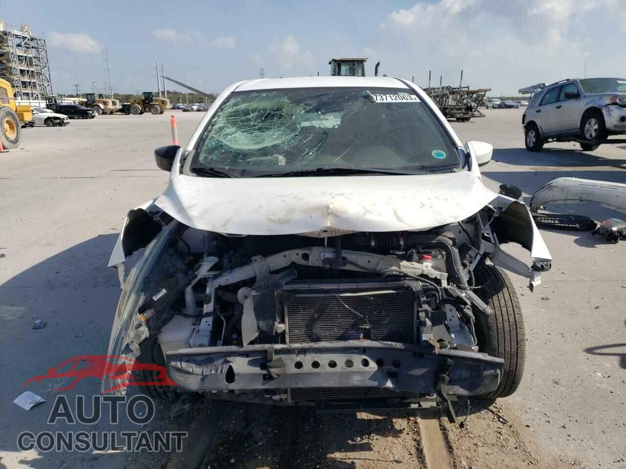 NISSAN VERSA 2017 - 3N1CE2CP0HL357912