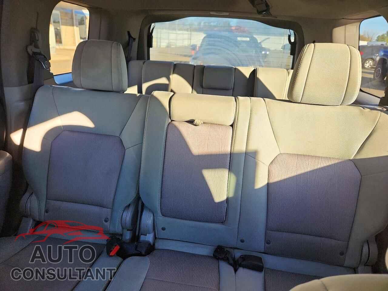 HONDA PILOT 2015 - 5FNYF4H49FB061292