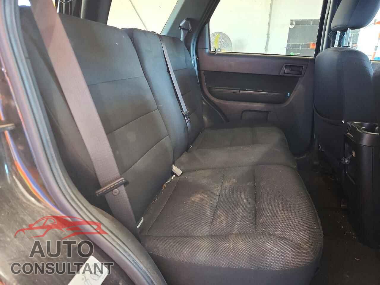 FORD ESCAPE 2010 - 1FMCU9D74AKB64348