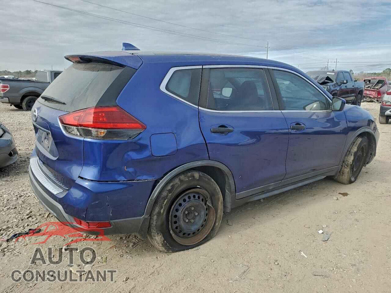 NISSAN ROGUE 2017 - KNMAT2MT5HP592932