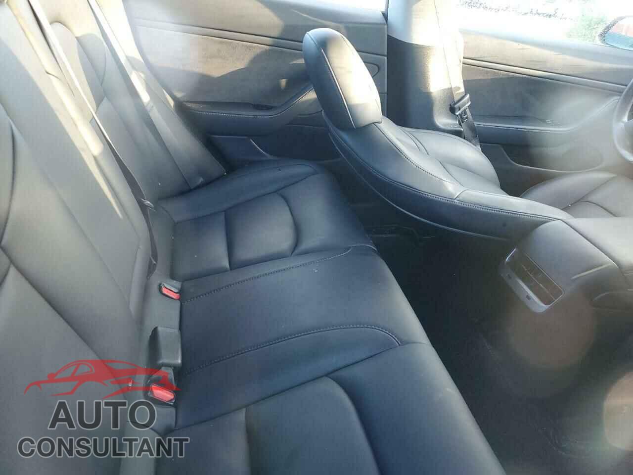 TESLA MODEL 3 2018 - 5YJ3E1EB4JF121583